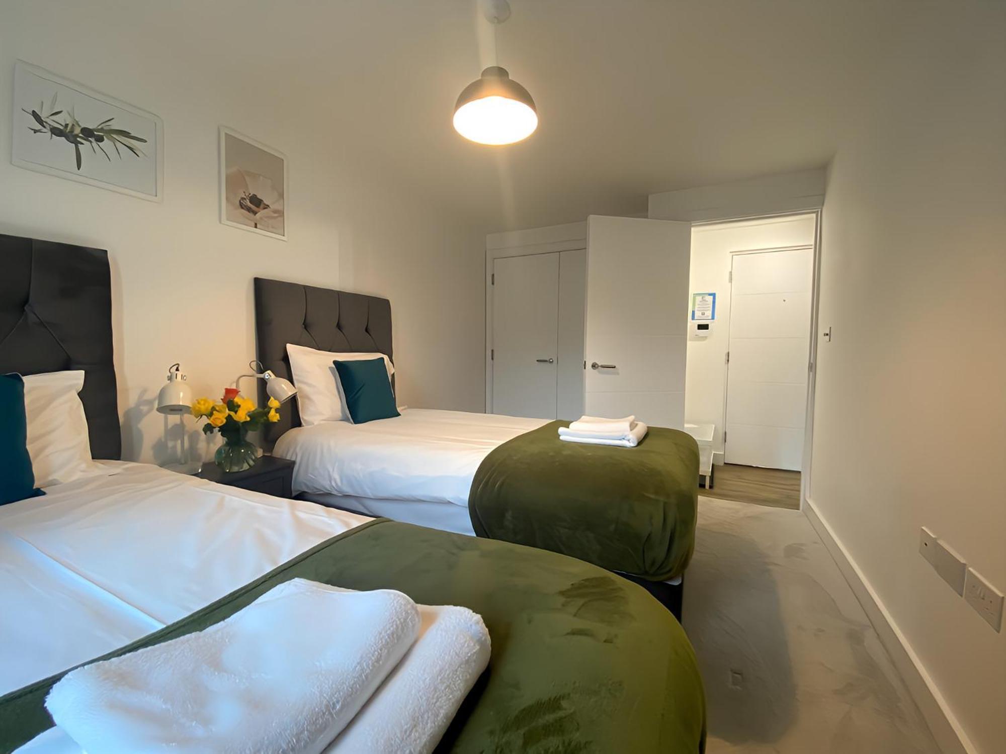 Cambridge Stays Riverside Apart Hotel With 2Br Flats At The City Centre-Parking-Balcony 외부 사진