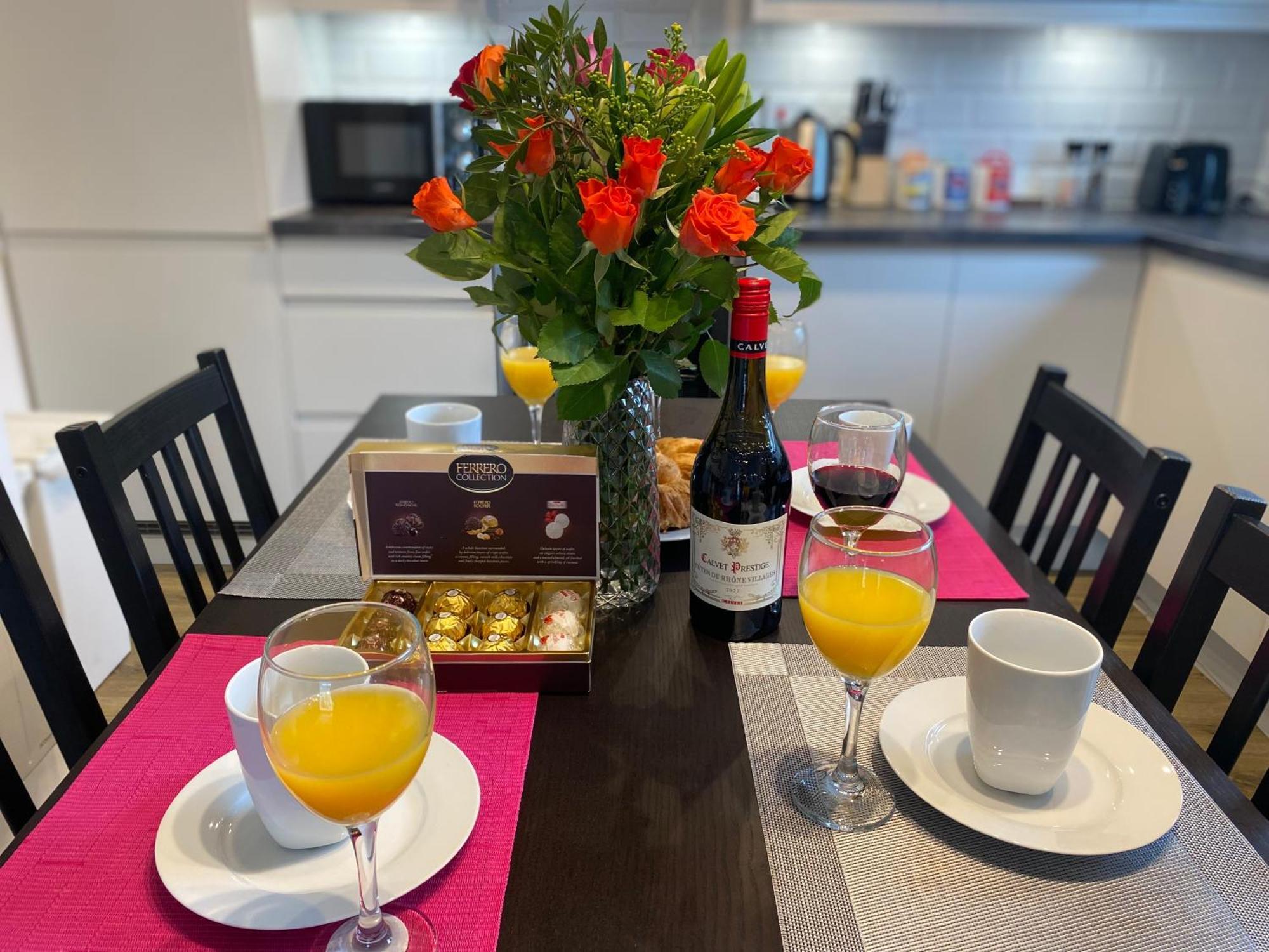 Cambridge Stays Riverside Apart Hotel With 2Br Flats At The City Centre-Parking-Balcony 외부 사진