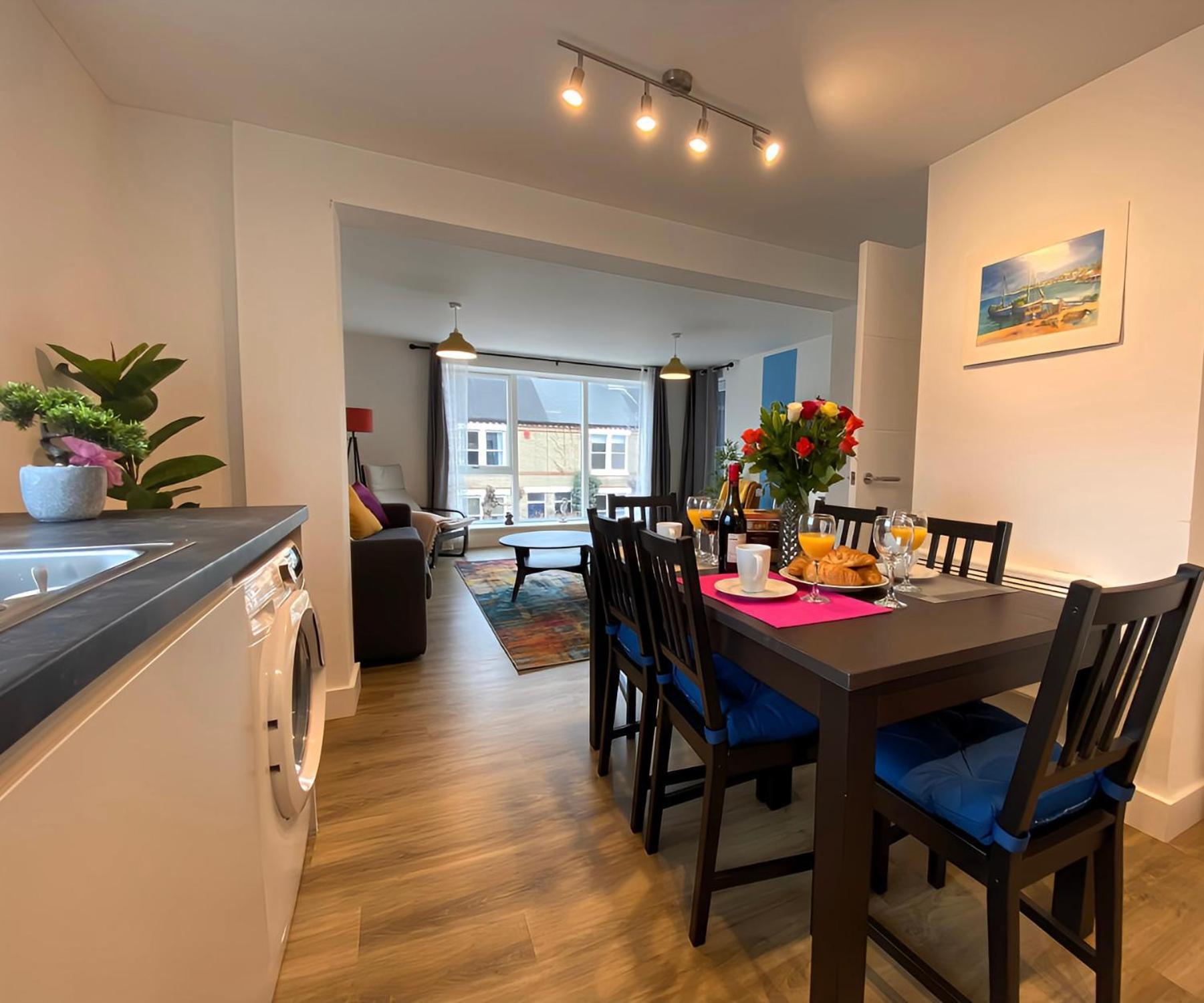 Cambridge Stays Riverside Apart Hotel With 2Br Flats At The City Centre-Parking-Balcony 외부 사진