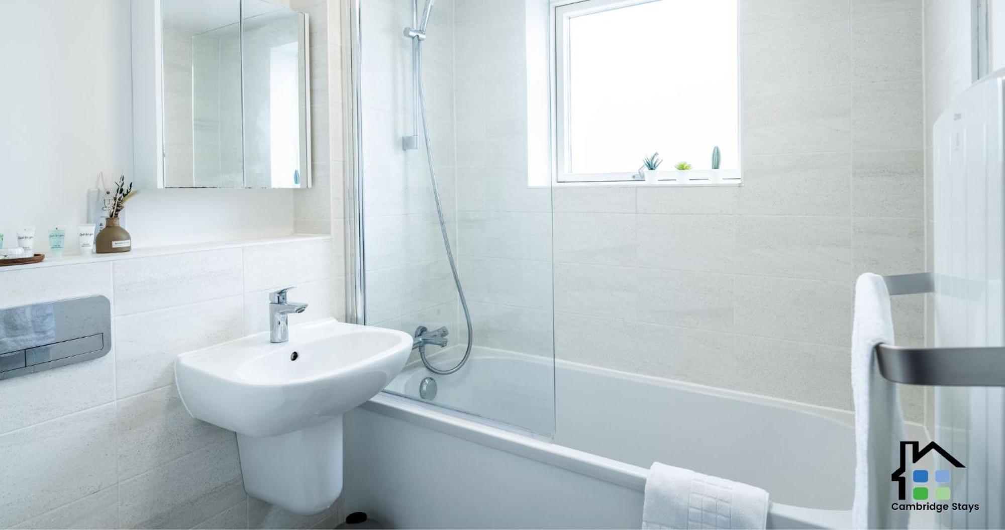 Cambridge Stays Riverside Apart Hotel With 2Br Flats At The City Centre-Parking-Balcony 객실 사진
